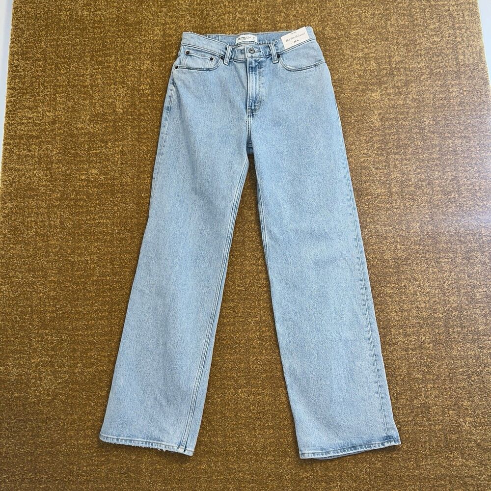 NWT Abercrombie & Fitch 90s Relaxed Jeans Womens 28 6R High Rise Light Wash